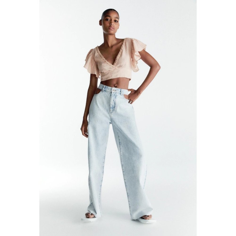 ☀️Zara nude linen plunge neckline crop top w/ floral mesh-like embroidery, M - Picture 3 of 11